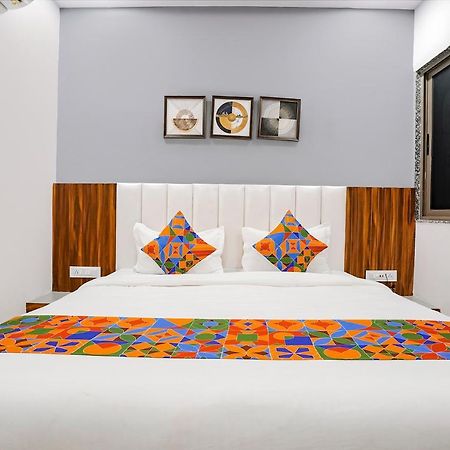 Fabhotel Magnus Surat Bagian luar foto