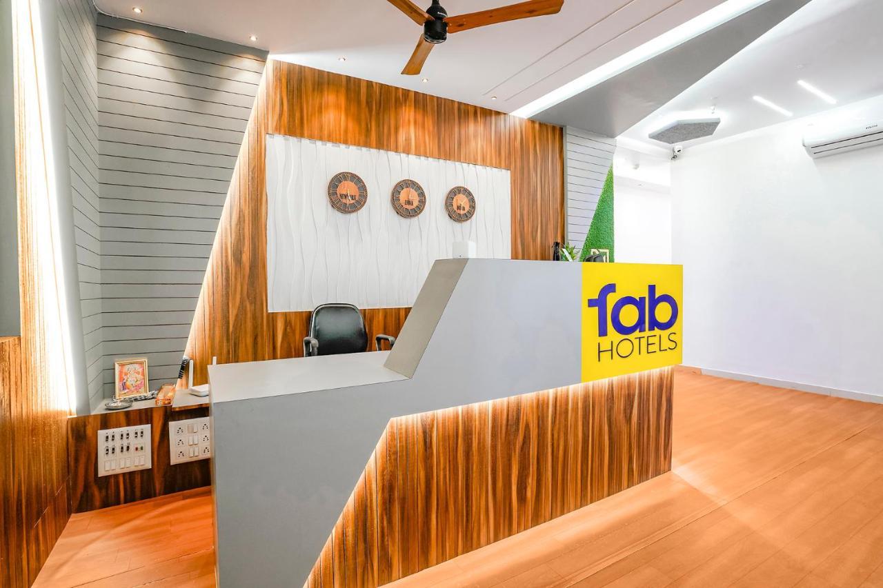 Fabhotel Magnus Surat Bagian luar foto