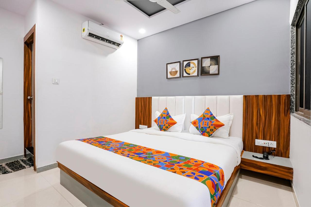 Fabhotel Magnus Surat Bagian luar foto