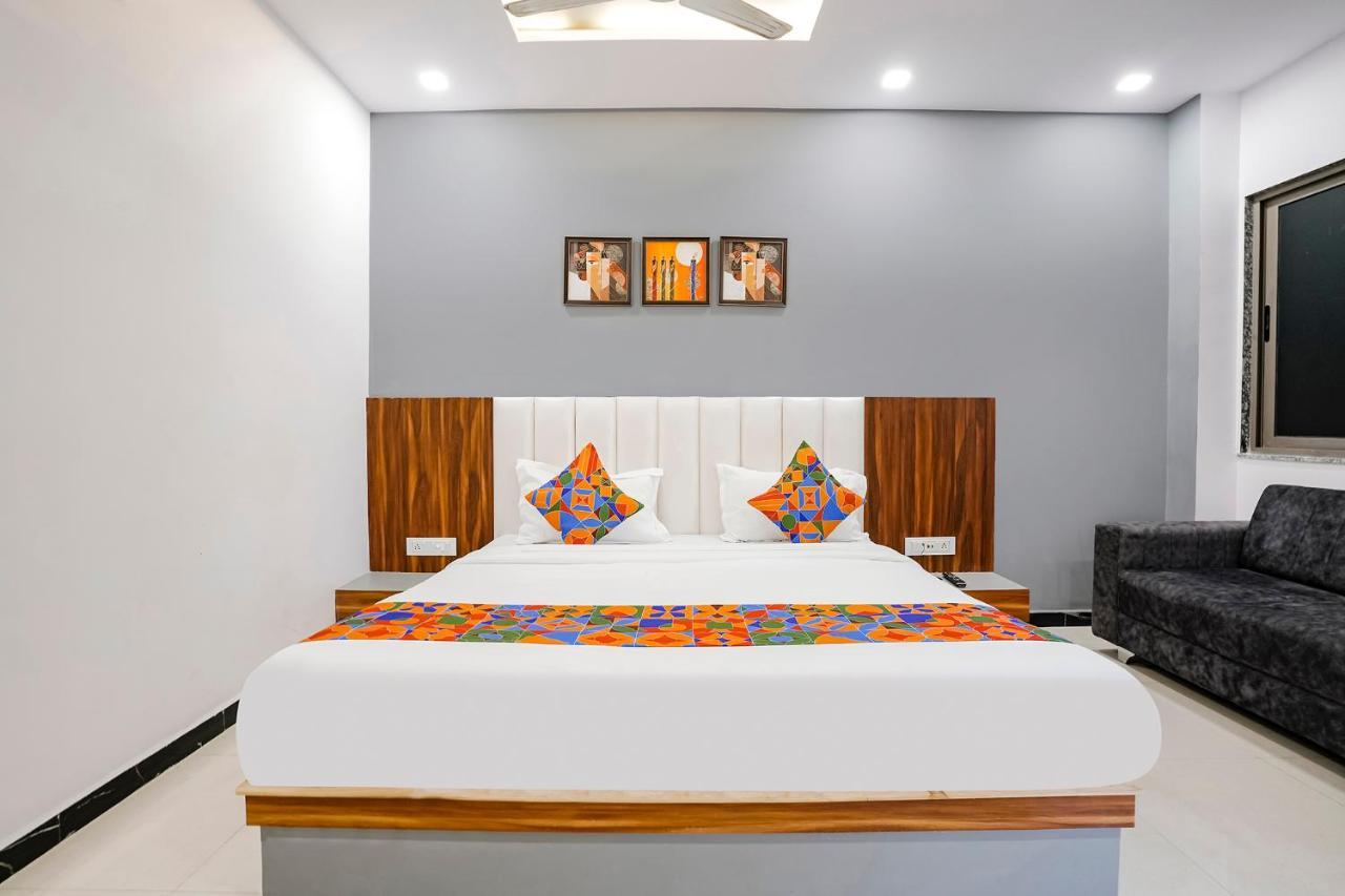Fabhotel Magnus Surat Bagian luar foto