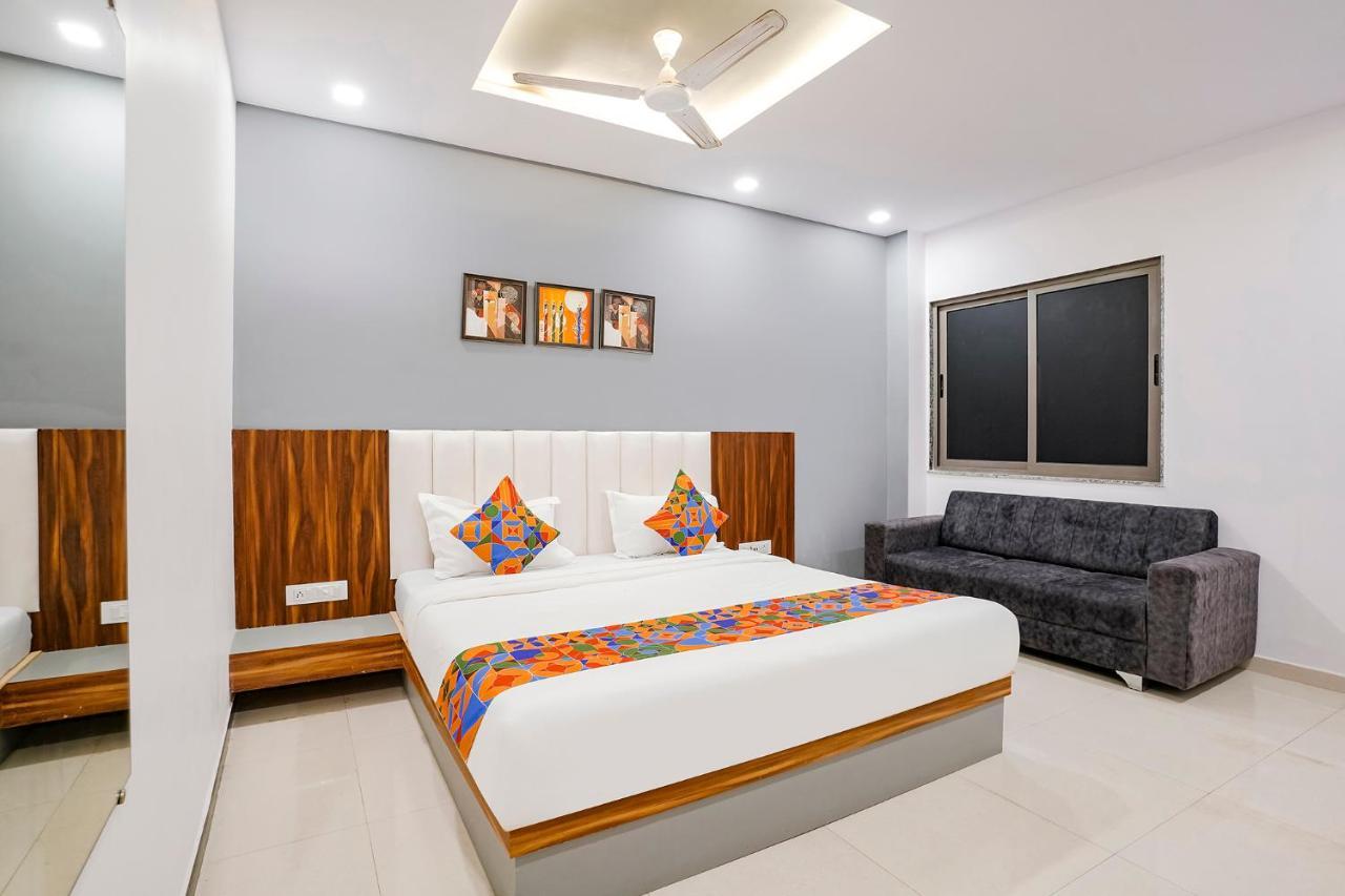 Fabhotel Magnus Surat Bagian luar foto