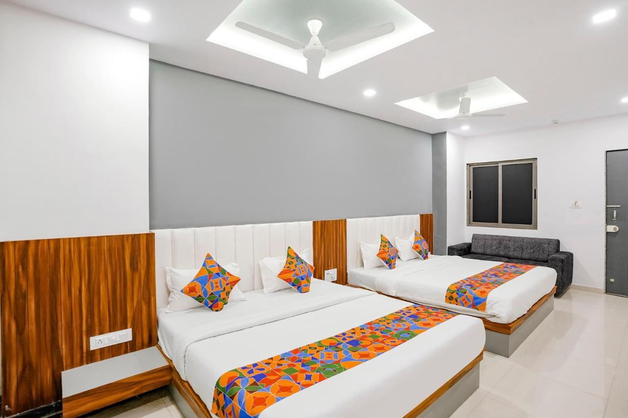 Fabhotel Magnus Surat Bagian luar foto